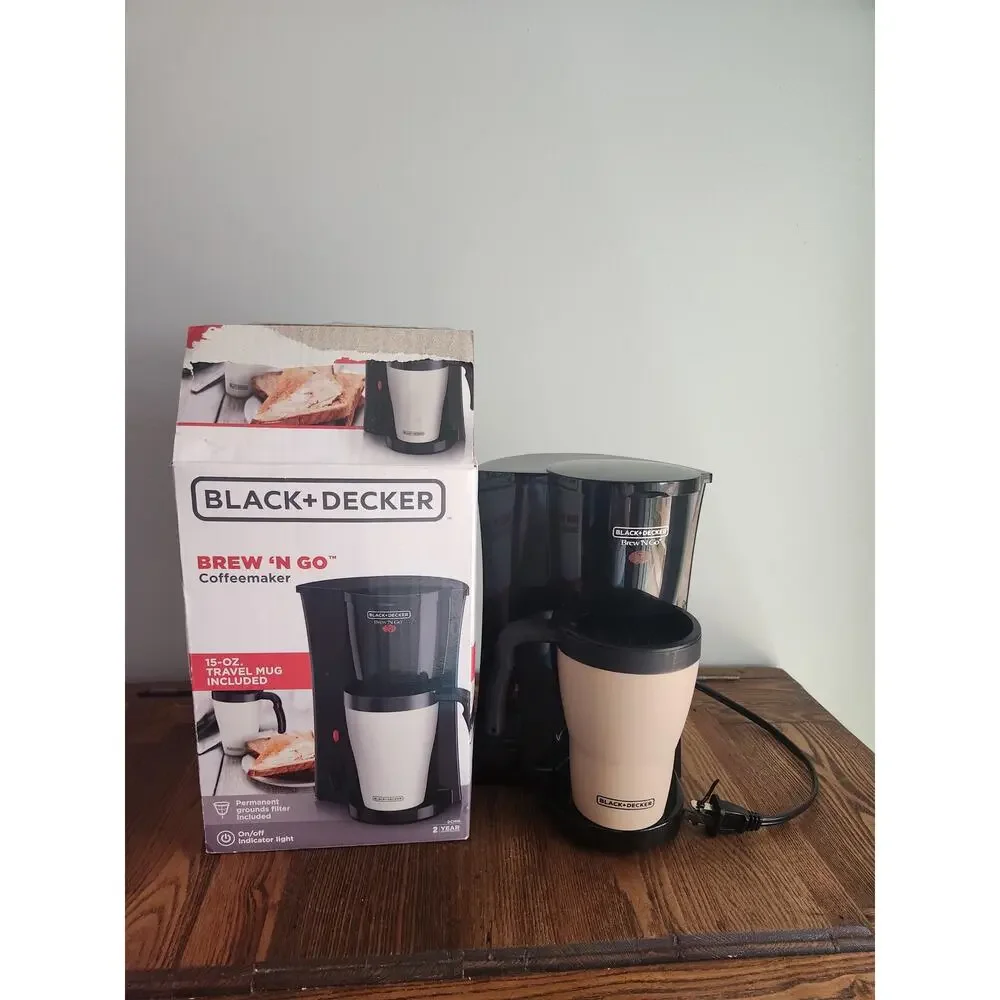 Black & Decker Brew'n Go Personal Coffeemaker w box and Travel Mug